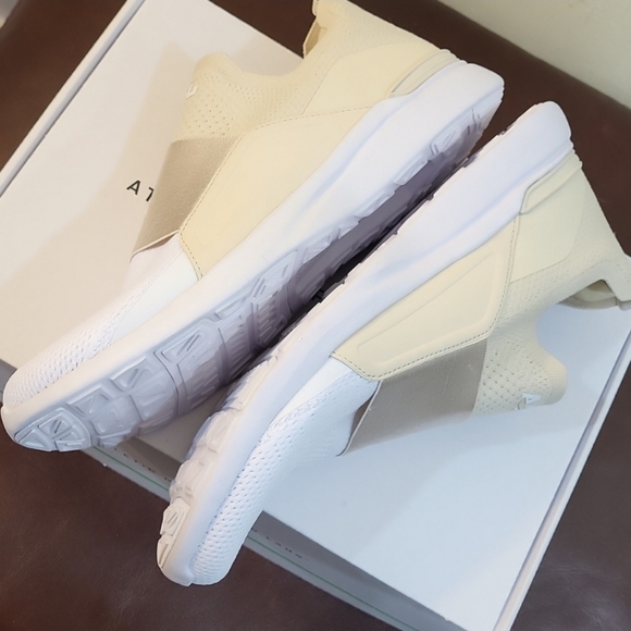 APL TechLoom Breeze Sneakers - Picture 14 of 16